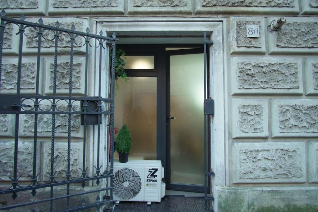 Appartement Vintage Colosseo à Rome Extérieur photo